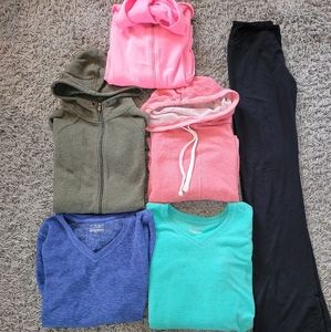 Womens Sweaters & Hoodie Lot Medium